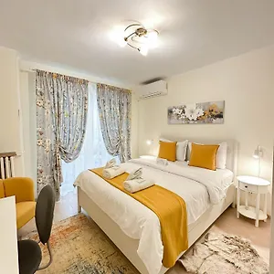 Sunrise Center Апартаменты